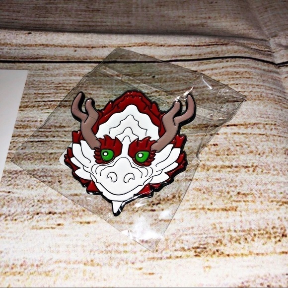 Marvel Collector Corp Shang-Chi and the Legend of the Ten Rings Pin and Sticker - Picture 2 of 3